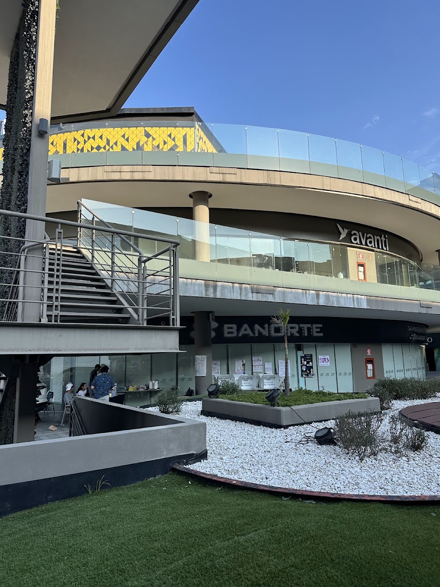 Plaza Vía Puerta de Hierro